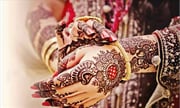 चाहते हैं मेहंदी कर रंग हो अधिक गहरा तो करें
